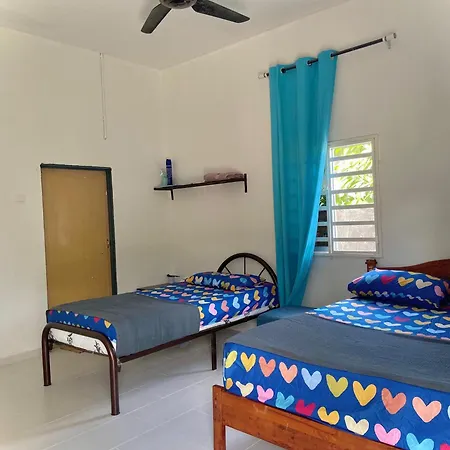 Roomstay Batu Buruk Kuala Terengganu Exterior photo