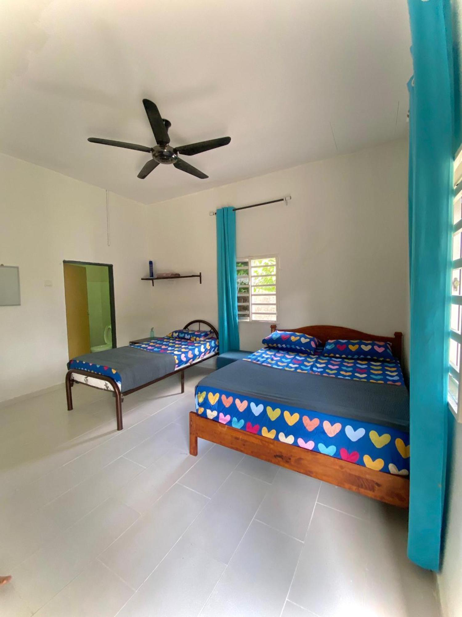 Homestay Roomstay Batu Buruk *